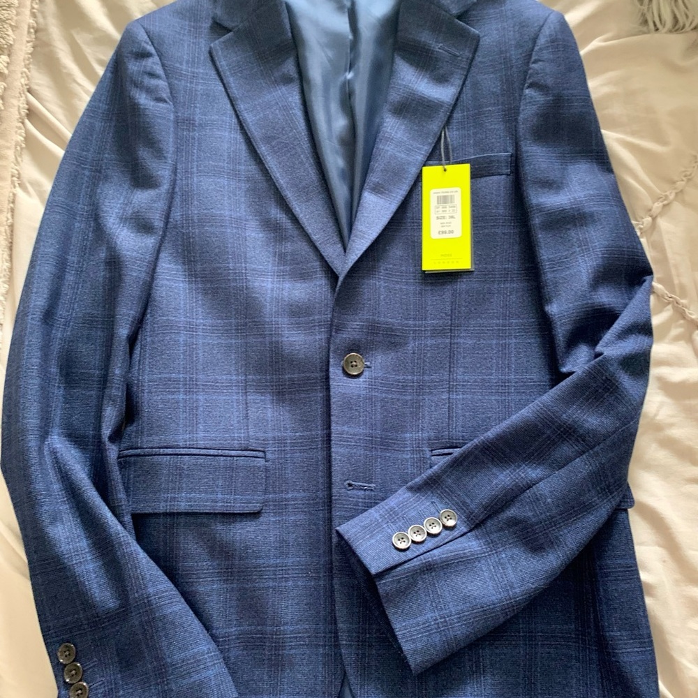 Men’s Elegant Suit NWT Designer Moss of England Deeply Discounted